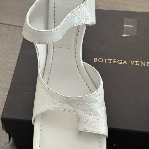 Bottega Veneta White Heeled Sandals with Geometric Design